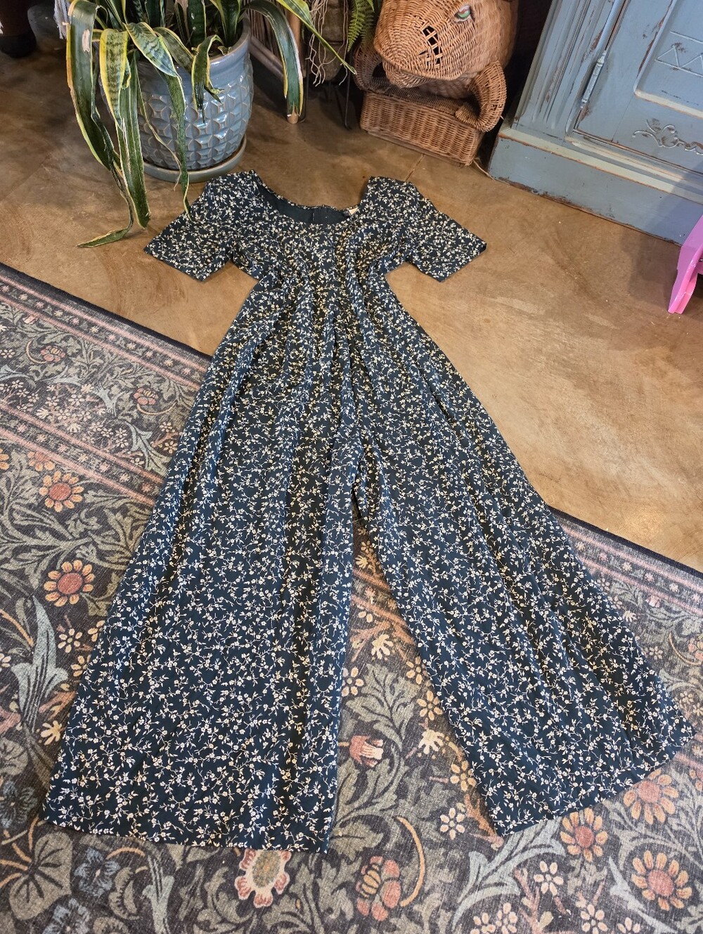 Vintage 80's Green White Floral Short Sleeve Midi Length Jumpsuit One Piece
